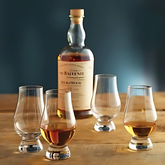 The Glenkin Glass with sleek, elegant design, ideal for whiskey or cocktails.