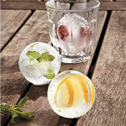 Ice Cube in Use - Making Stylish Round Ice Balls for Cocktails Ice Cube in Use - Making Stylish Round Ice Balls for Cocktails