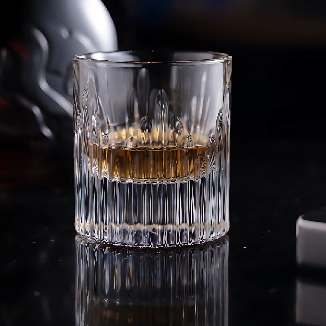 Sovereign Old-Fashioned Whiskey Glass - Pack Of 6 - Made with sapphire crystal