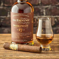 The Glencairn Shaped Glass