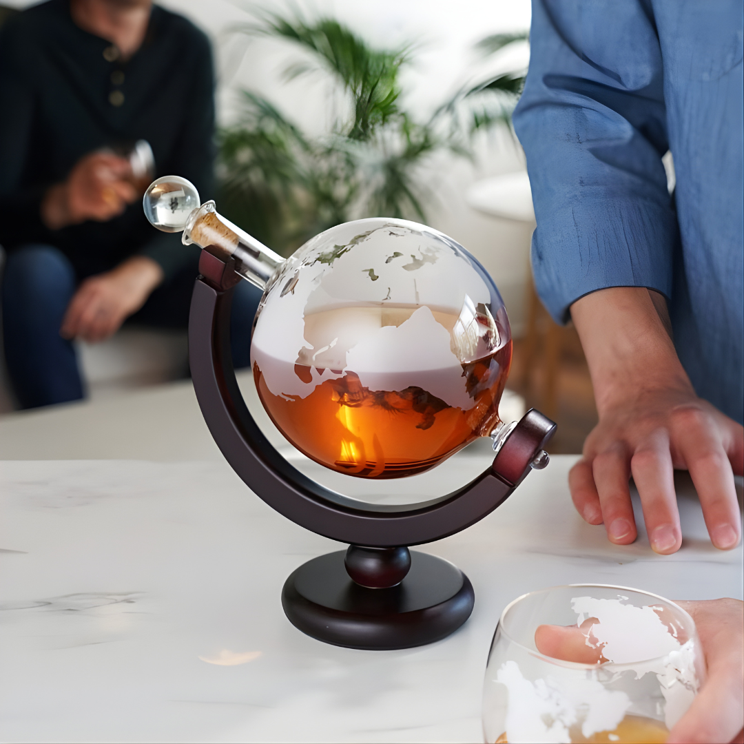 Globe Whiskey Decanter - 850 ML