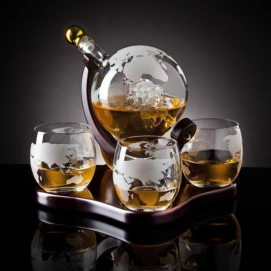 Globe Decanter Set - 1 Decanter + 4 Glasses